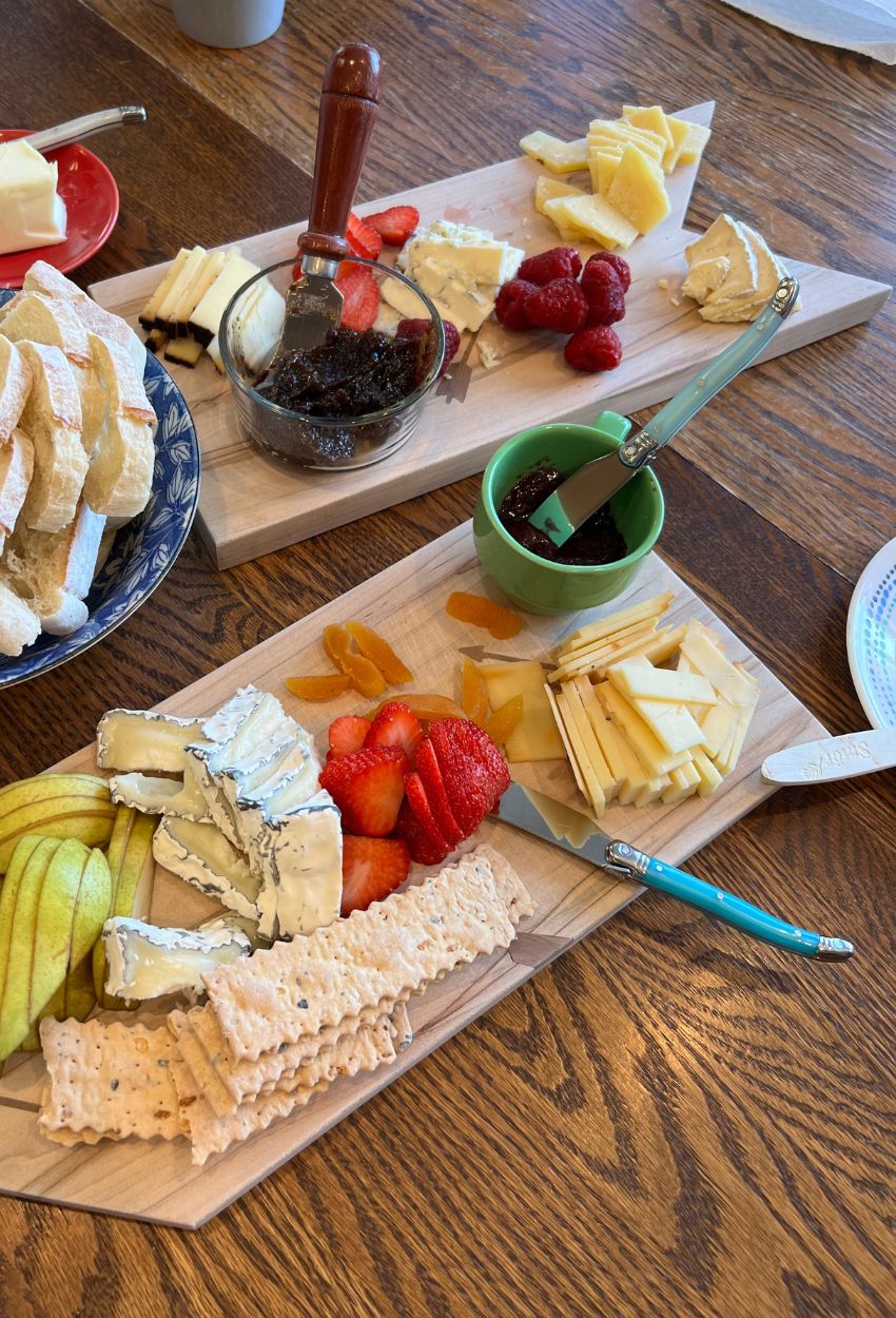 Easy Breezy Beautiful Cutting Boards 